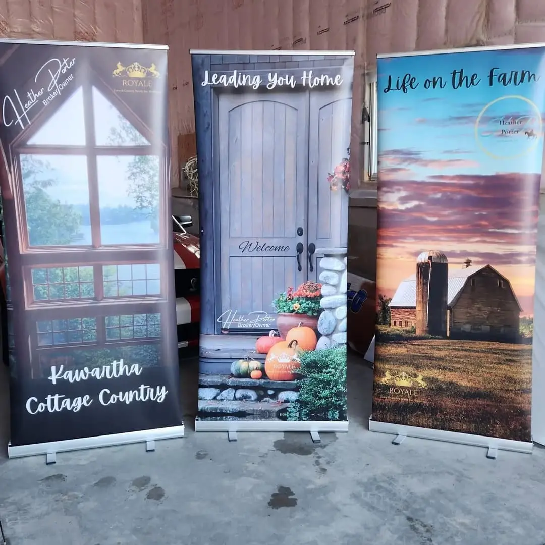 Pull-up banner stands for trade shows