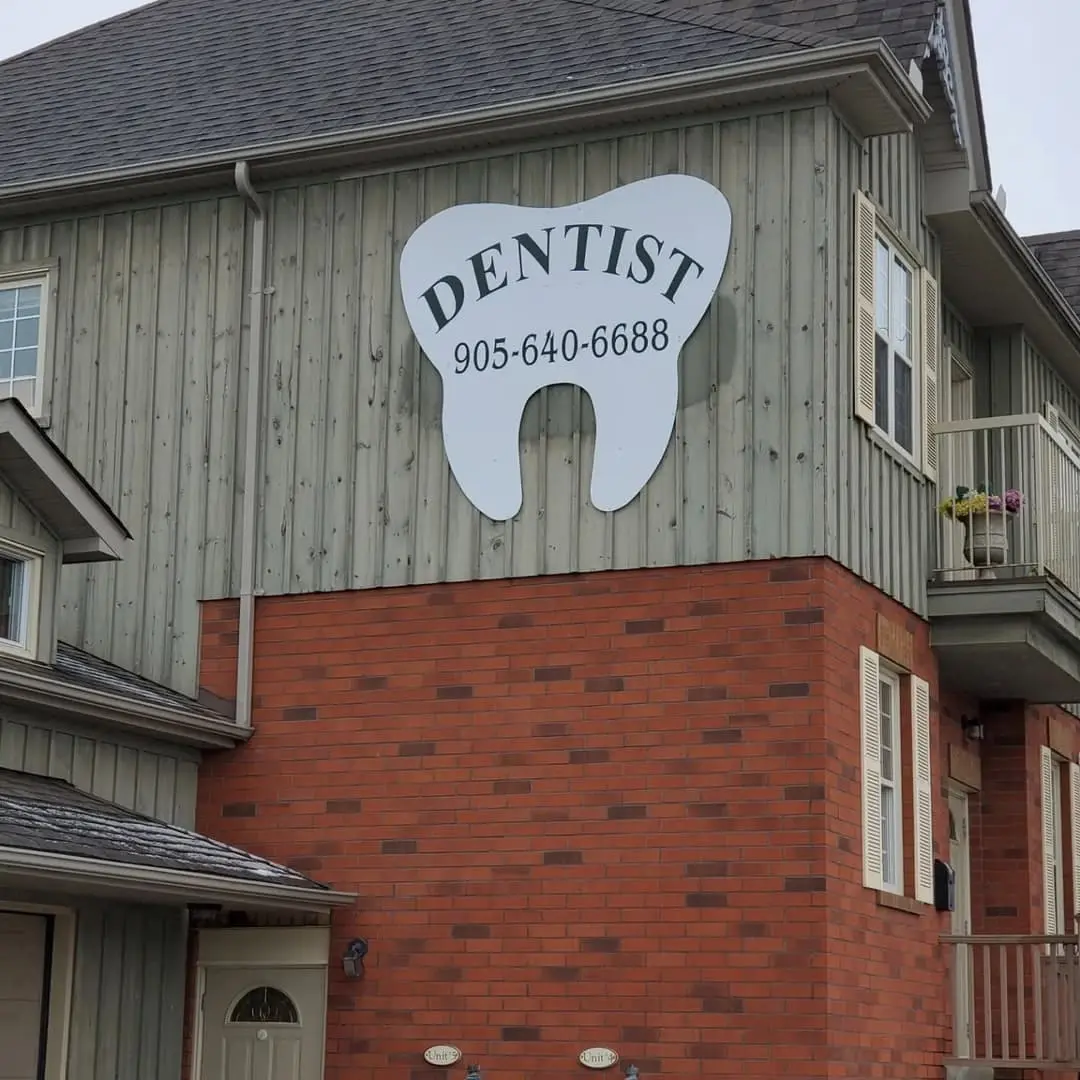 Park Dr. Dental Centre signs