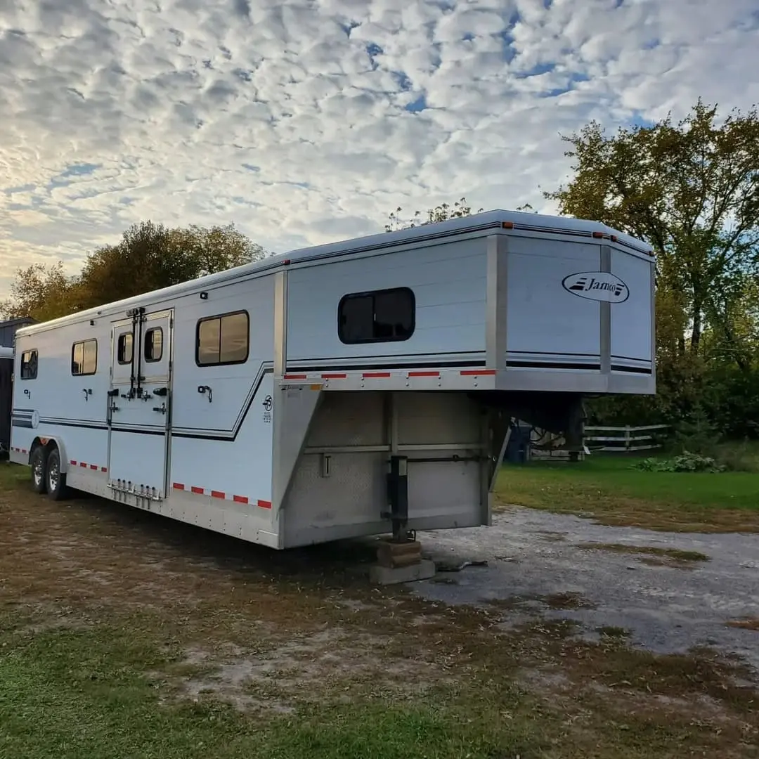 Gooseneck horse trailer with lettering