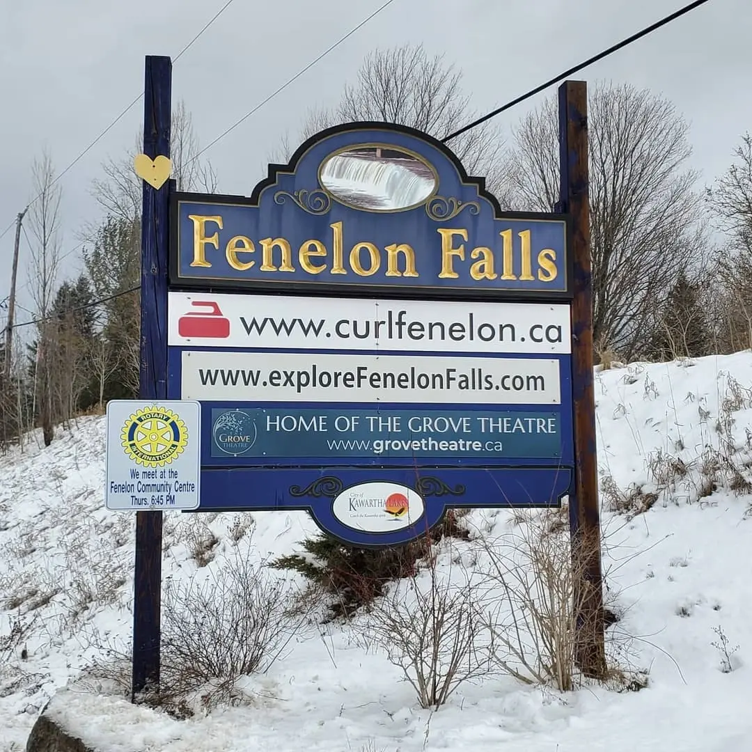 Fenelon Falls welcome sign