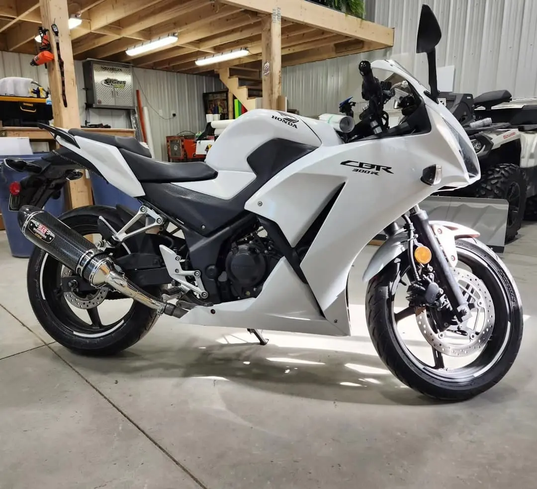 Sport bike wrapped from red to metallic pearl white