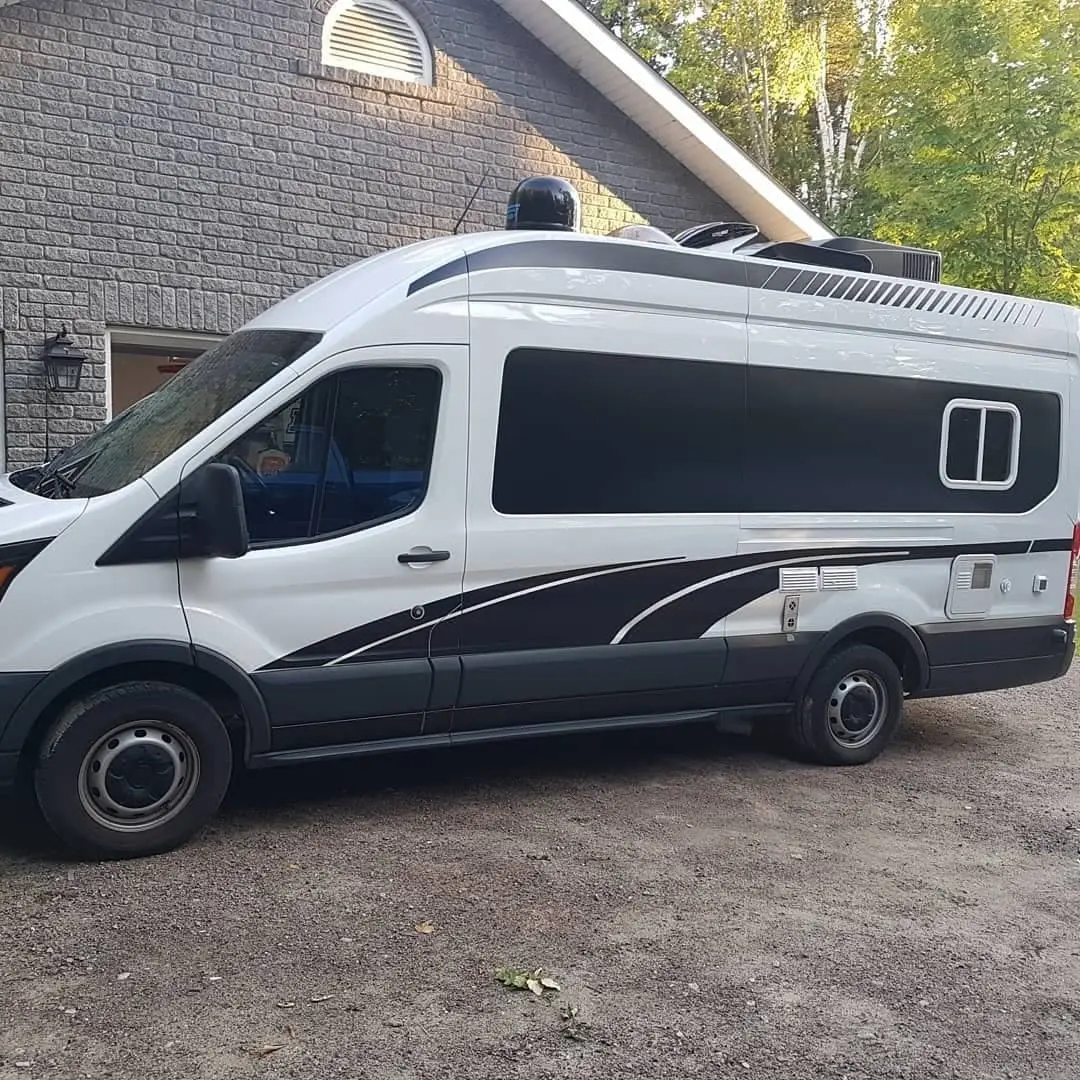 Sprinter van with grey graphics